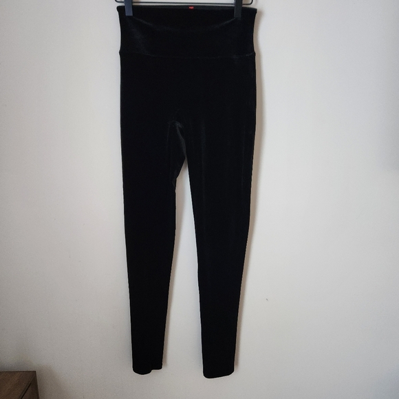 SPANX | Velvet Ankle Length Leggings in Black - Size M - Picture 2 of 9